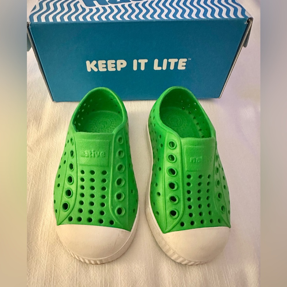 Native Kids Jefferson Green and White Water Shoes Lightweight and Perforated